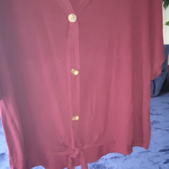 Maroon top - Picture 2 of 5